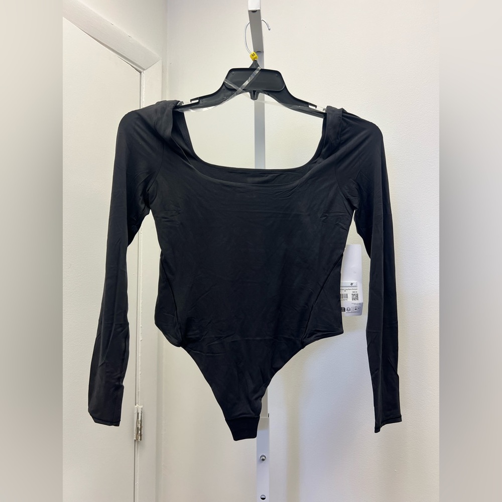 Lululemon black Nulu Square-Neck Long-Sleeve Bodysuit medium
LW3HQFS